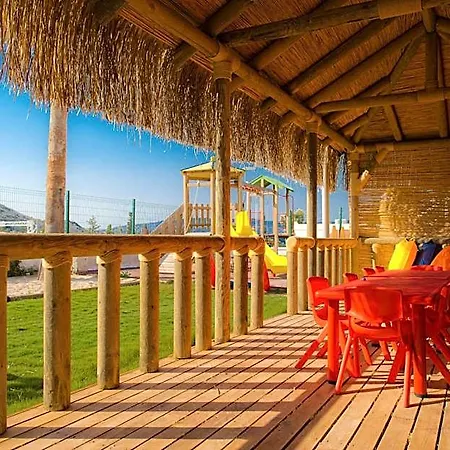 Bellazure Hotel